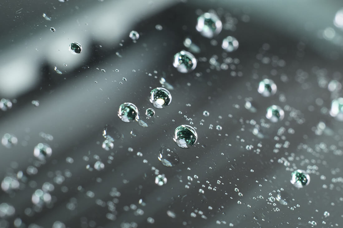 vízcseppek leperegnek